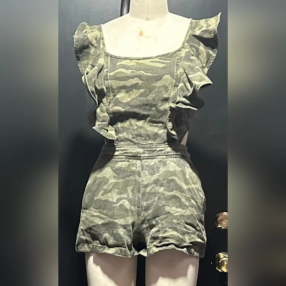 2 Rompers - Picture 3 of 4